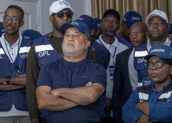 Governador de Luanda mantém encontro de auscultação com munícipes da Camama