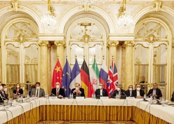 Enviado dos EUA reúne-se com chanceler iraniano em Omã em meio às discussões sobre acordo nuclear
