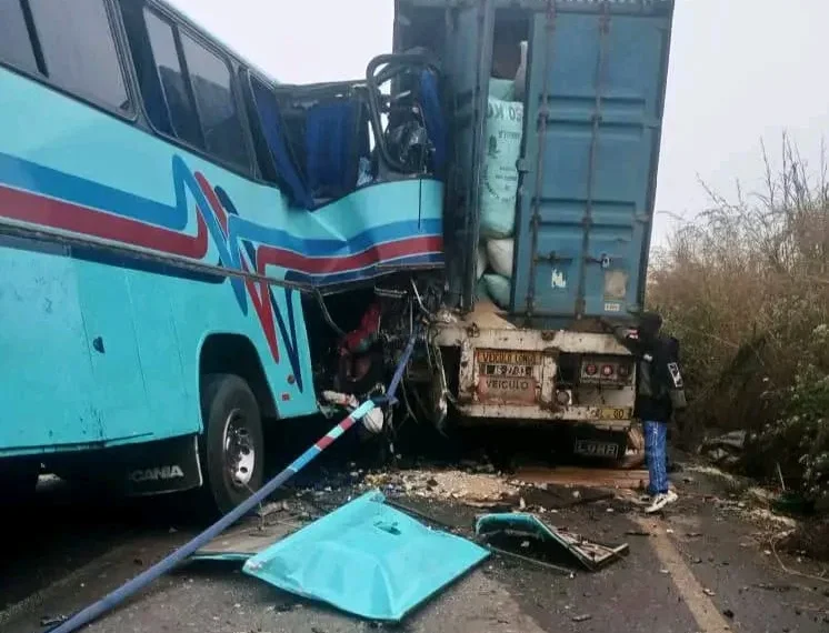 Colisão de veículos no Cuanza-Sul resulta em 4 mortes e mais de 10 feridos
