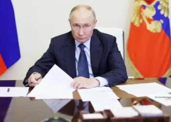 Putin diz que Rússia pode mediar acordo entre Israel e Irão, enquanto intensifica ataques à Ucrânia