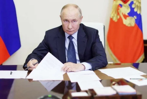 Putin diz que Rússia pode mediar acordo entre Israel e Irão, enquanto intensifica ataques à Ucrânia