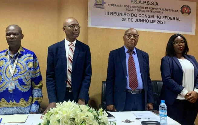 Sindicalistas querem revisão de critérios de 60 folhas salariais para reforma de funcionários