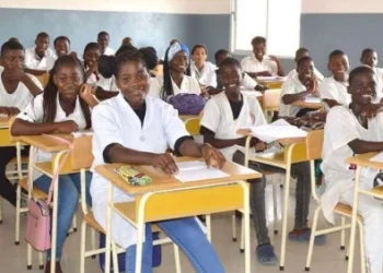 Estudantes do ensino médio em fase de exame podem ver entrada nas universidades facilitada