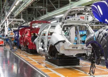 Lentidão no levantamento das restrições chinesas “trava” produção automóvel na Europa