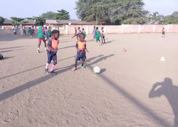Academia de Cacuaco recebe material desportivo