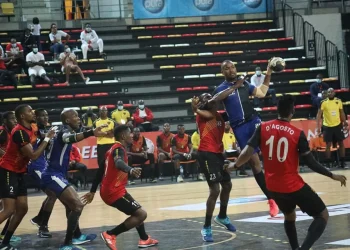 Militares e polícias vão para o primeiro jogo da final do Provincial