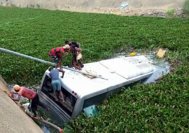 Valas, freios e heróis: A nova febre dos salvadores de Angola