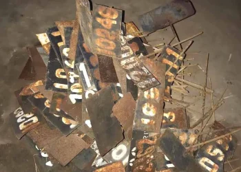 Cidadão detido em posse de mais de 100 placas de campas vandalizadas no Cuito
