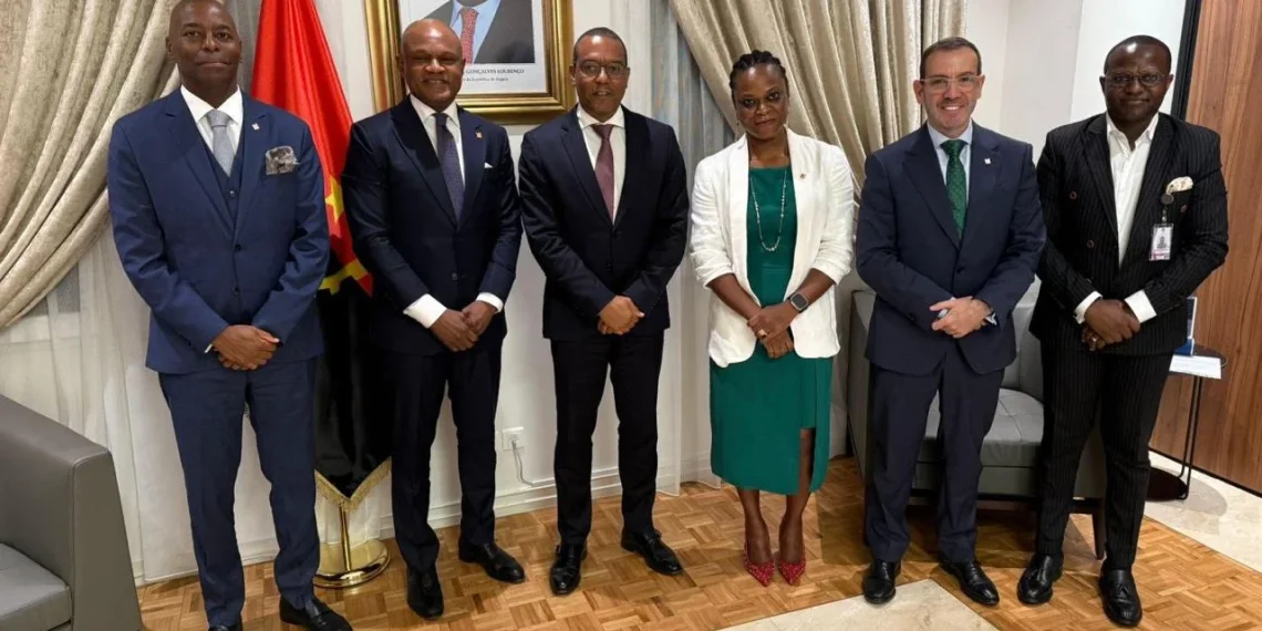 Visita do director para as subsidiárias Africanas do Acess Bank fortifica presença em Angola