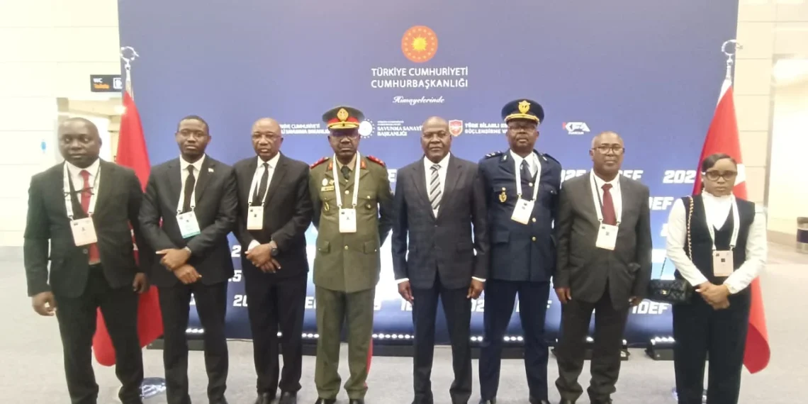 Angola explora novas parcerias na Turquia na Feira Internacional da Indústria de Defesa