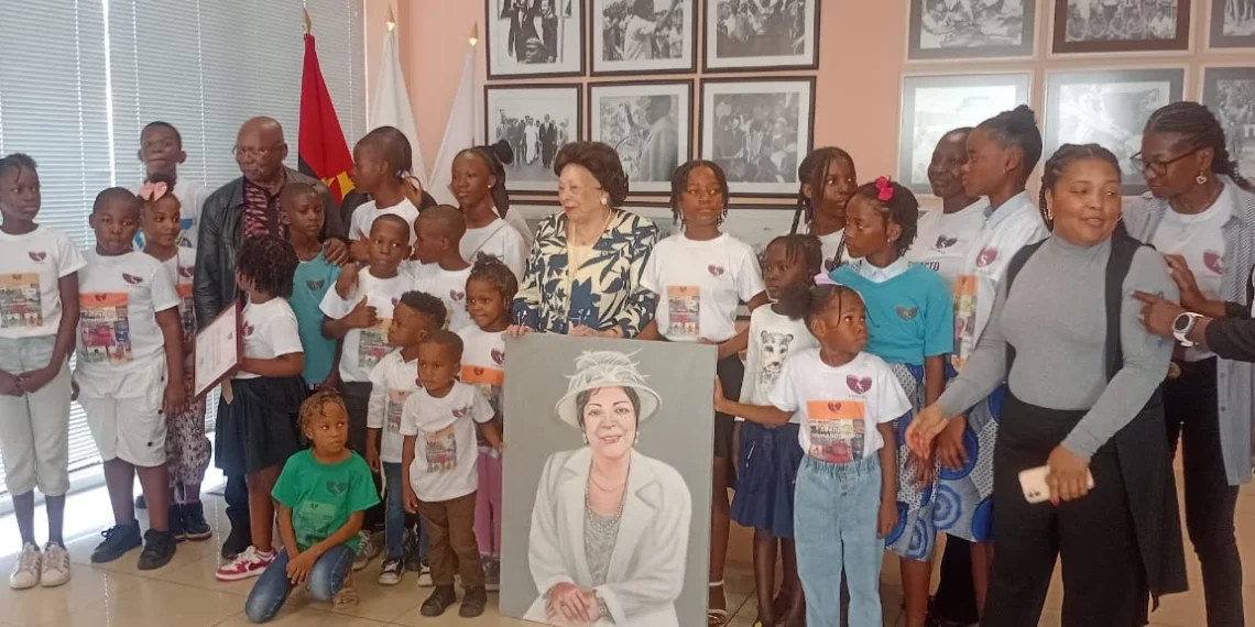 Maria Eugénia Neto destaca importância dos livros na infância