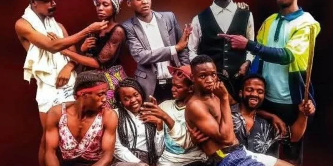 Colectivo de teatro Mentes Brilhantes celebra aniversário com a peça “Macaco Já Não Quer Banana”