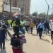 Subida do preço do táxi junta centenas de manifestantes nas ruas de Luanda