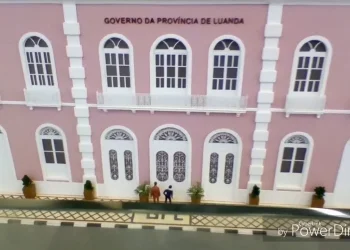 GPL lamenta morte de cidadão após queda em passarela interditada em Viana
