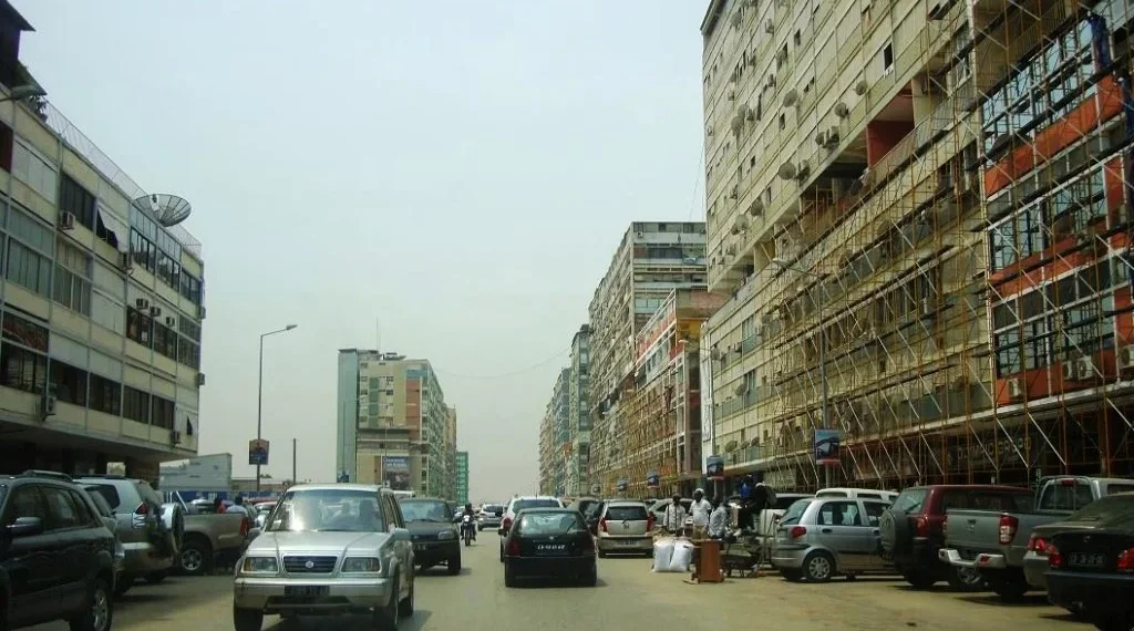 Luanda regista primeiros sinais do regresso à normalidade