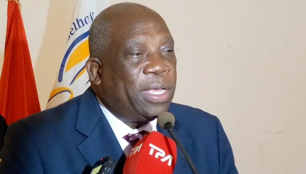 ‎Governador do Zaire visita Tribunal da Comarca do Soyo