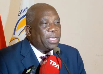 ‎Governador do Zaire visita Tribunal da Comarca do Soyo