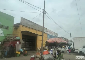 Enchentes e longas filas marcam “primeiro dia” da retoma nos armazéns em Viana