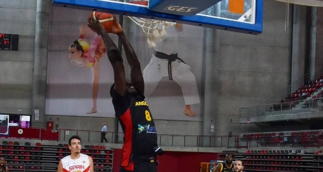 Pep Clarós dispensa dois atletas na rota para o Afrobasket 2025