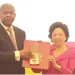 Generais de Exército Agostinho Neto e José Eduardo dos Santos condecorados com Medalha da Palma Militar – Classe Única