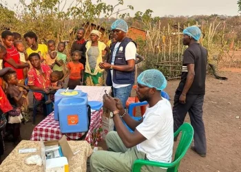 SAÚDE COMUNITÁRIA CHEGA ÀS CRIANÇAS E ADULTOS DAS REGEDORIAS DE CARIMBULA E SAIMBUANDA