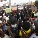 Manifestação contra aumento do preço do táxi termina com feridos após intervenção da PIR