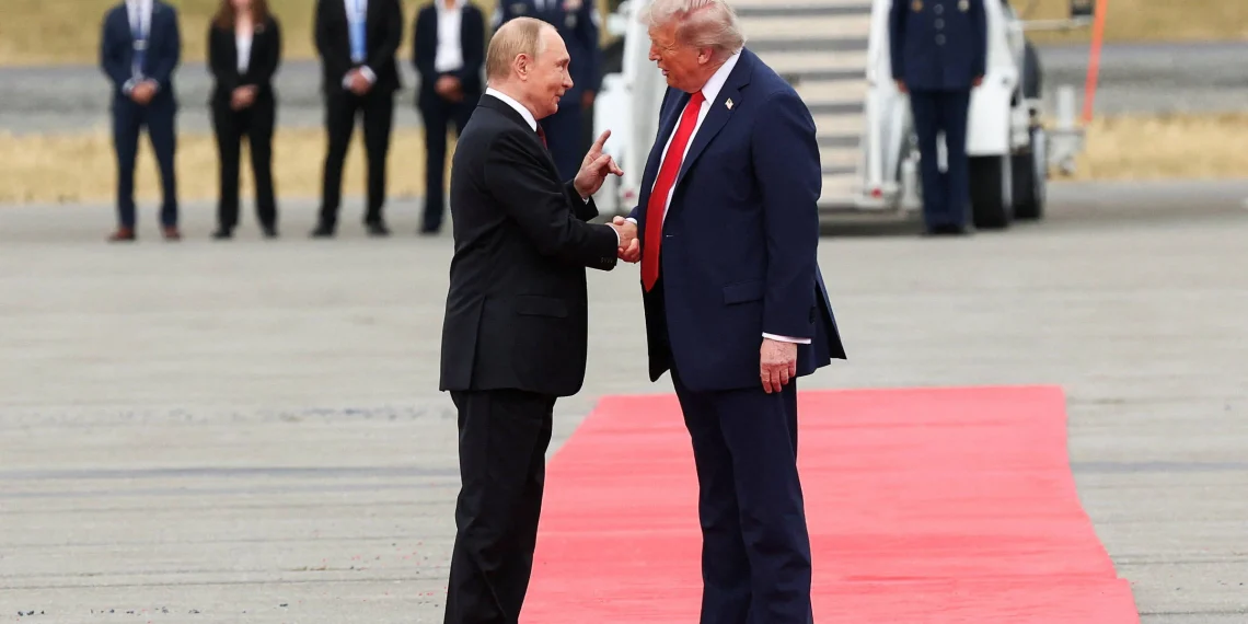 Putin propõe a Trump reunir com Zelensky na Rússia e Ucrânia rejeita