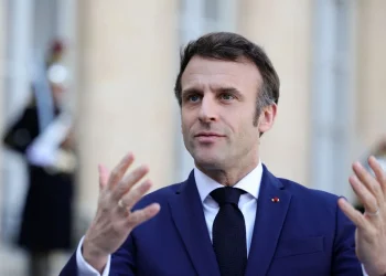 Macron descreve Putin como um predador às portas da Europa