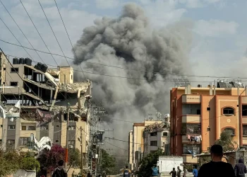 Israel bombardeia subúrbios da Cidade de Gaza e deixa 18 mortos