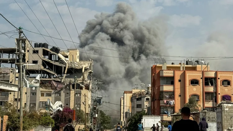Israel bombardeia subúrbios da Cidade de Gaza e deixa 18 mortos