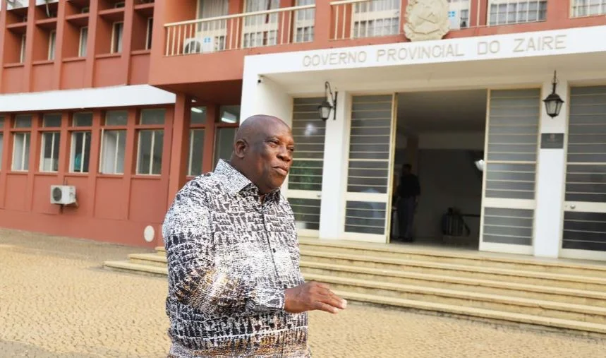Governador diz que ficaram “zangados” com ele por denunciar contrabando de combustível no Zaire