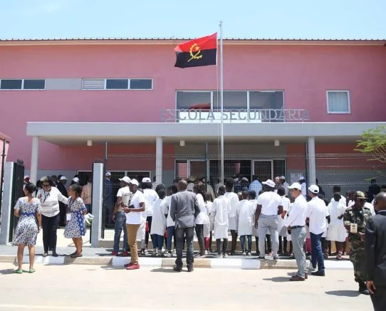 Cabinda com défice de mais de mil professores e 700 salas de aula para o ano lectivo 2025/2026