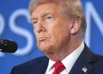 Trump denuncia “purga ou revolução” em Seul antes de receber líder