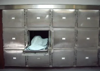 Cadáver de indivíduo linchado na via pública permanece na morgue do Neves Bendinha há mais de duas semanas