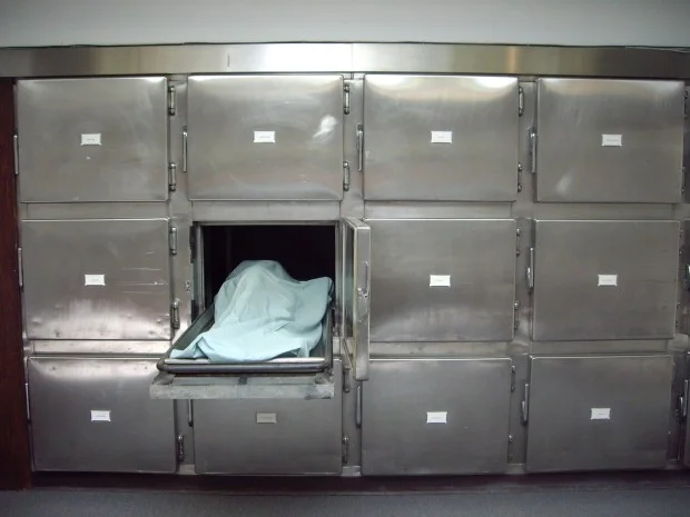 Cadáver de indivíduo linchado na via pública permanece na morgue do Neves Bendinha há mais de duas semanas