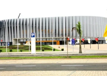 Rui Falcão visita nesta tarde palco do jogo de abertura e da final do Afrobasket 2025