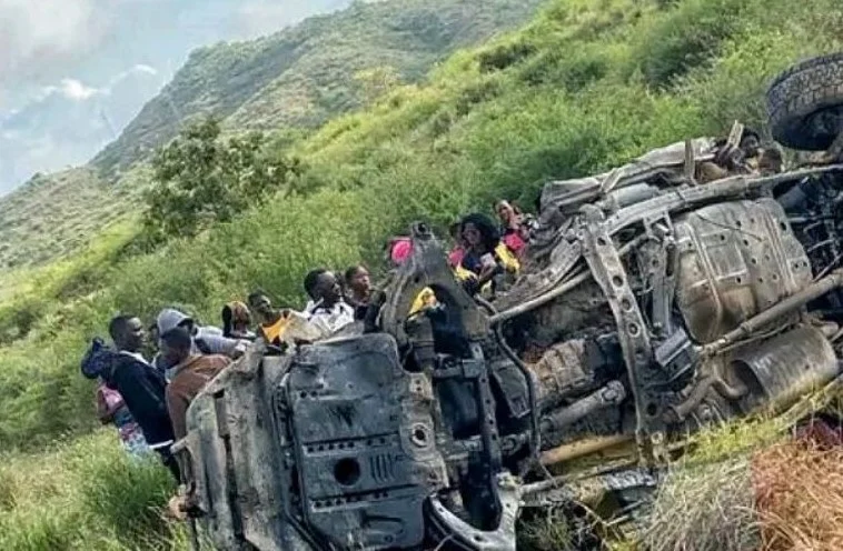 Acidente na EN-100 faz três mortes e 28 feridos no Cuanza Sul