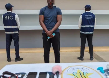 Detido cidadão suspeito de usar vídeo íntimo como chantagem para ter relações sexuais com uma jovem