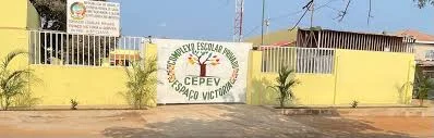 Encarregados de educação do Colégio Espaço Victória insatisfeitos com a mudança de escola para hospedaria