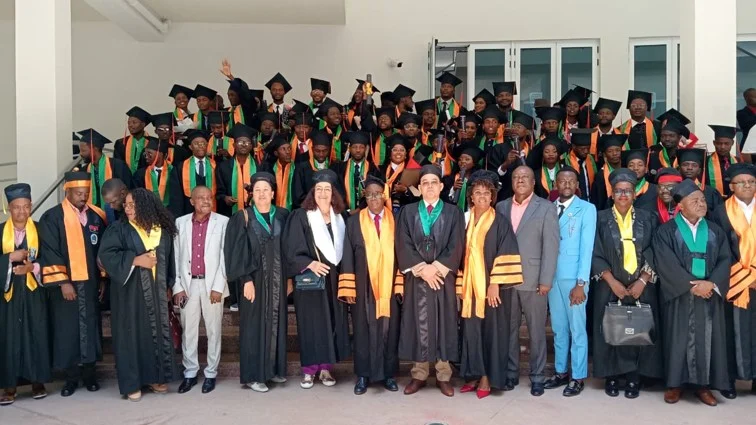 Instituto Superior Politécnico da UJES concede diplomas a 150 finalistas do curso de saúde