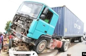 ‎Acidente de viação causa três mortes em Cacuaco‎
