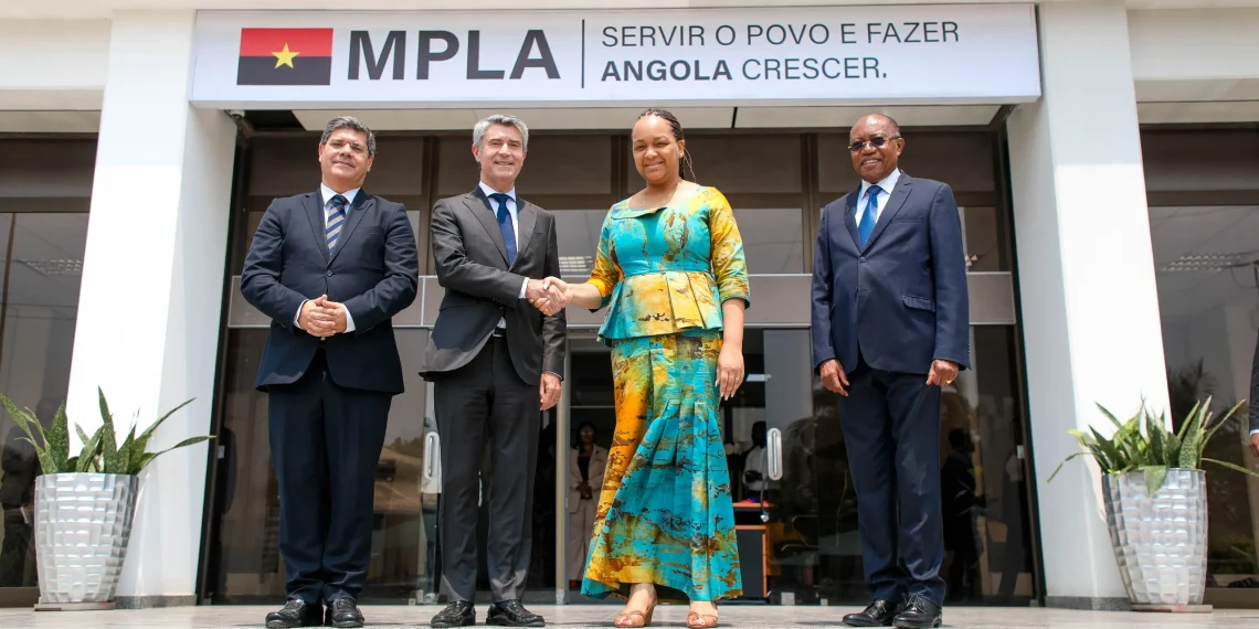 MPLA e Partido Socialista português assinam memorando de entendimento