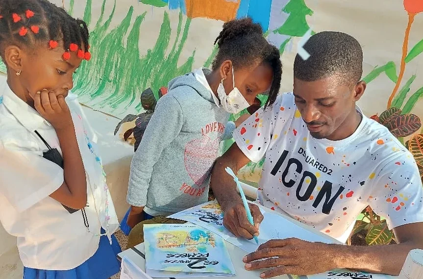 Escritor Vanderley Vanderdiq homenageado pelo contributo à literatura infantil