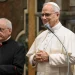 Papa promete continuar legado de Francisco de inclusão de pessoas LGBTQ