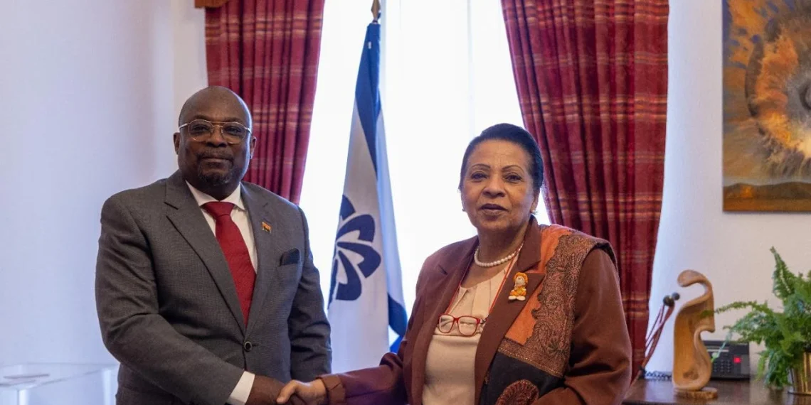 Secretária Executiva recebe Representante Permanente da República de Angola junto da CPLP