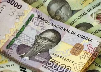 Desvalorização do kwanza desvia rota das “muambeiras” do Brasil para a China