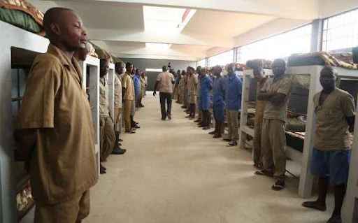 Detentos em situação de excesso de prisão preventiva representam 13% da população penal em Angola