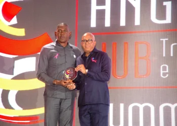 Presidente da ANAC distinguida com prémio de liderança no Angola Hub Transportes e Logística
