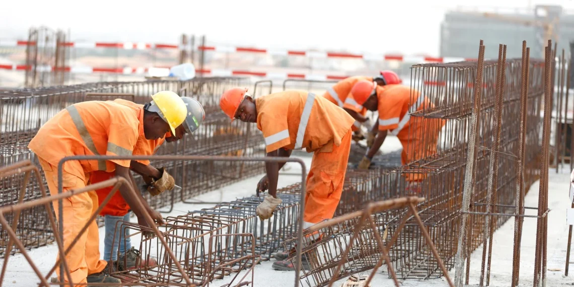 Perto de 3 mil obras paralisadas no II trimestre