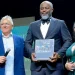 Francisco Destino recebe troféu “Transformation Awards 2025” no Brasil